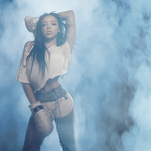 Watch: Tinashe Delivers First Live Performance of "Player"...