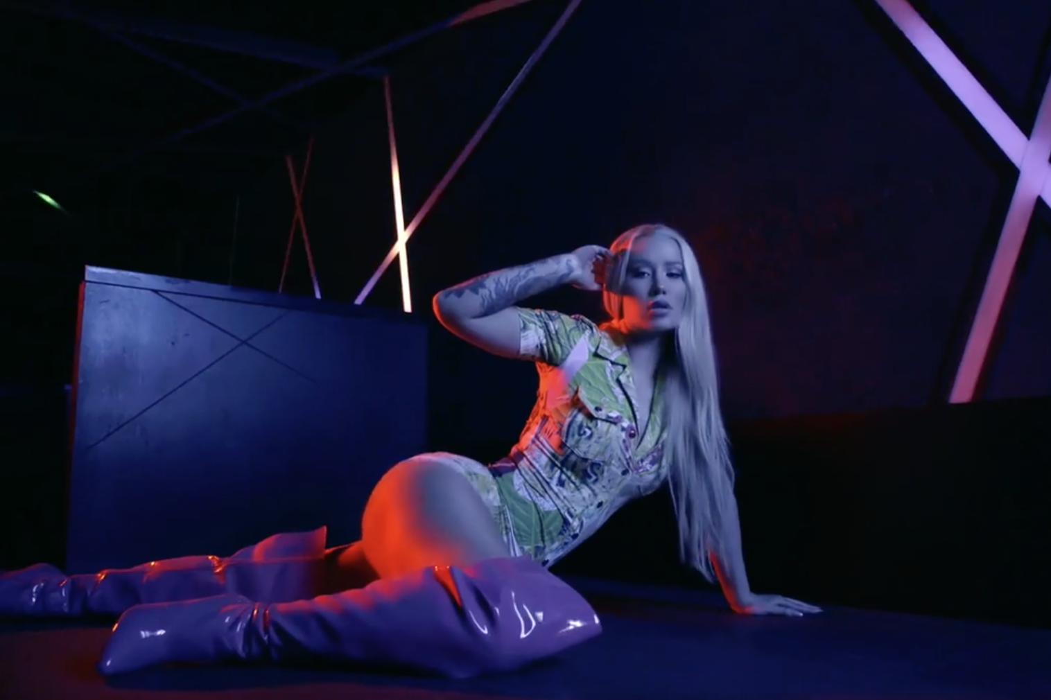 New Video: Iggy Azalea 'Mo Bounce' - JoJoCrews.com.